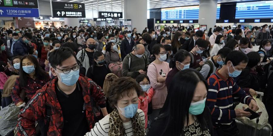 People wearing mask to avoid virus